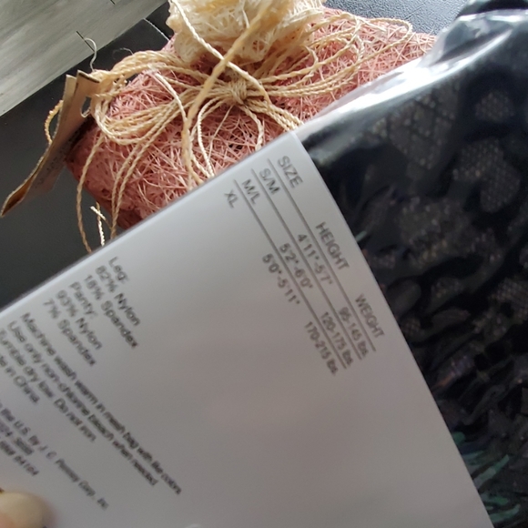 Tight - Picture 2 of 3